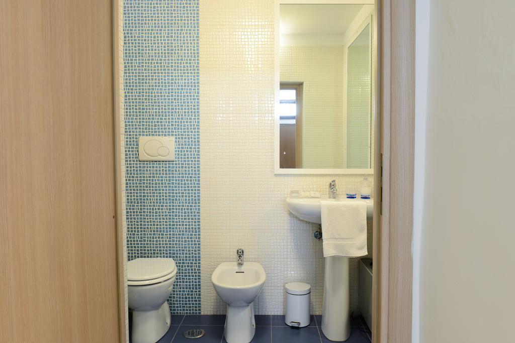 B&B Affittacamere Del Teatro Brindisi Oda fotoğraf